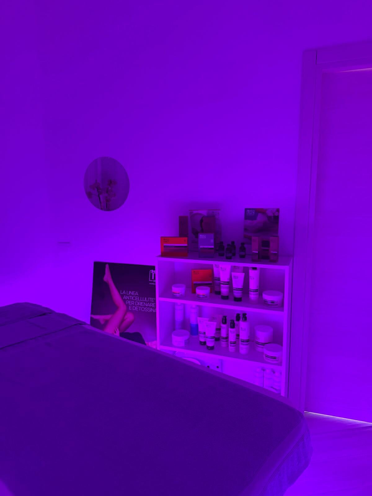 Sala relax con cromoterapia